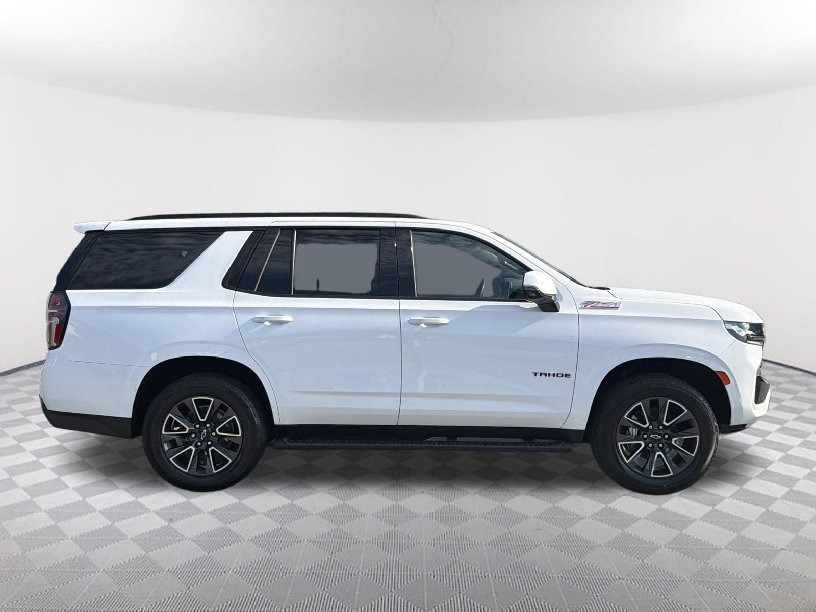 Certified 2022 Chevrolet Tahoe Z71 w/ Luxury Package AWD/4WD image 7