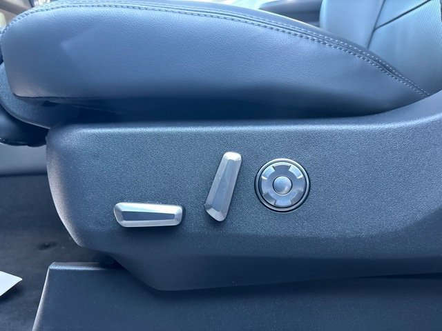 New 2026 Lincoln Navigator Reserve AWD/4WD image 11