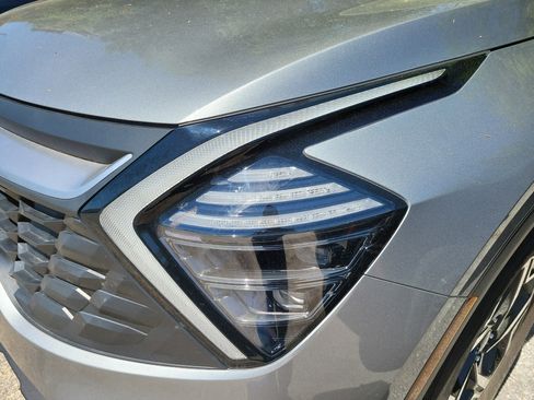 Used 2024 Kia Sportage LX image 10