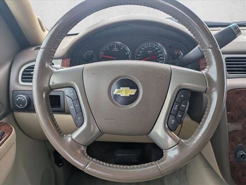 Used 2010 Chevrolet Avalanche LTZ image 11