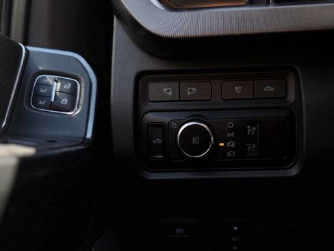 Used 2023 Ford F250 Platinum image 25