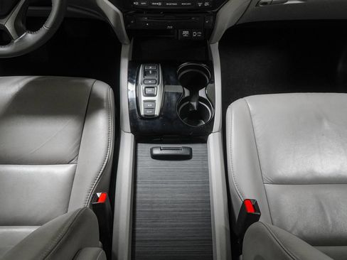 Used 2021 Honda Pilot Touring image 37