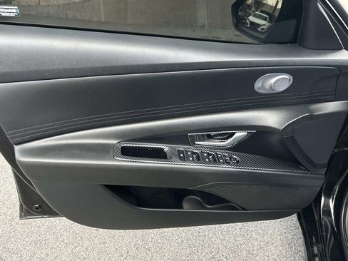 Used 2023 Hyundai Elantra SEL image 21