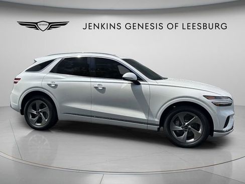 Used 2026 Genesis GV70 2.5T Select image 2