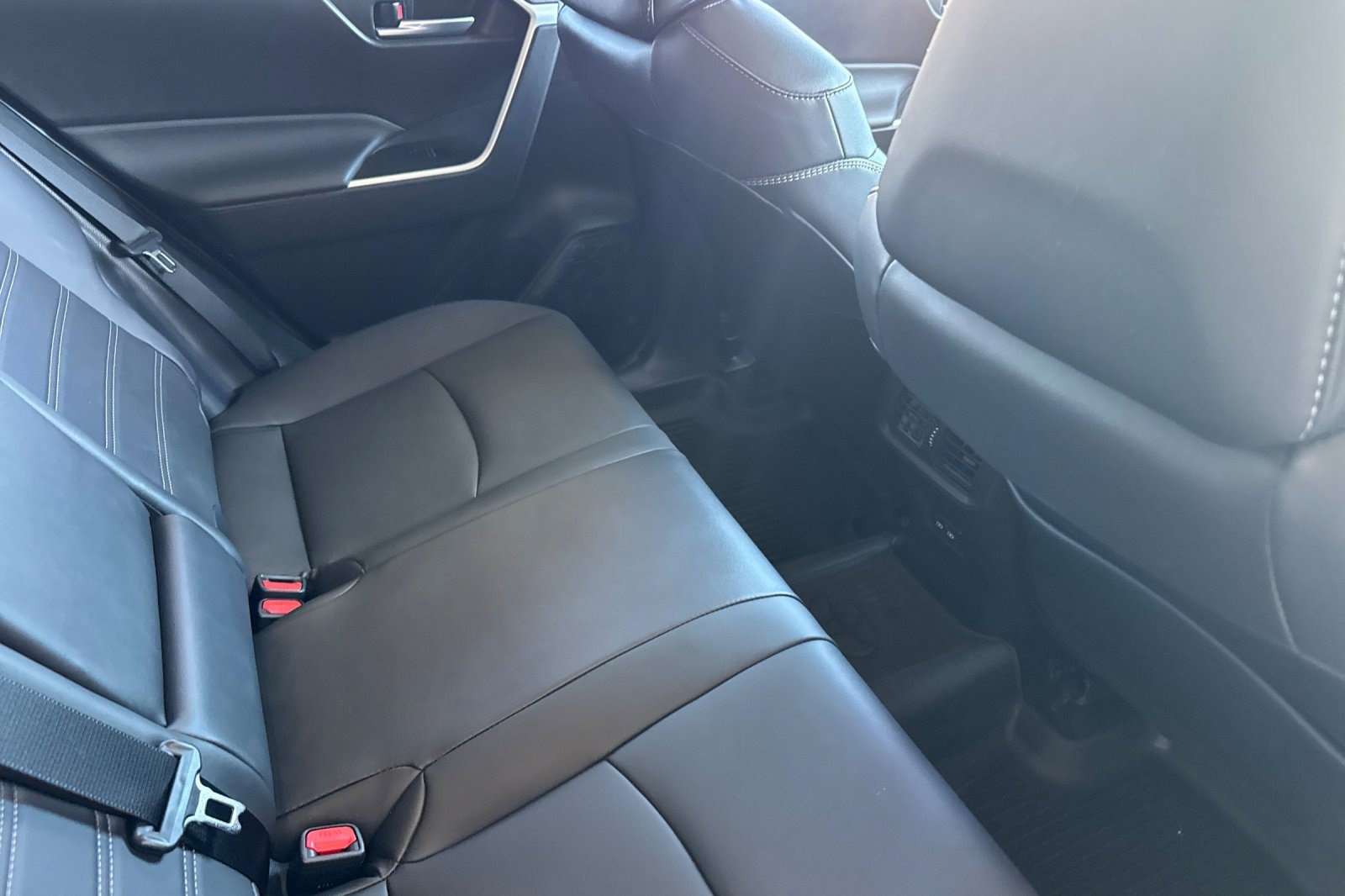 Certified 2025 Toyota RAV4 XLE Premium AWD/4WD image 19