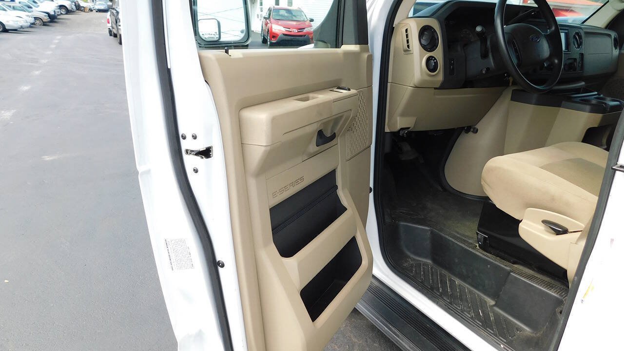 Used 2019 Ford E-450 and Econoline 450 Super Duty w/ Motorhome Prep Package RWD image 24