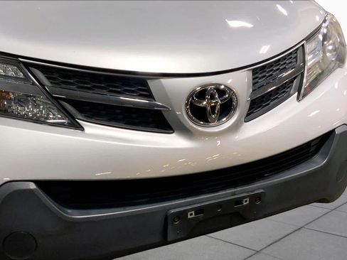 Used 2015 Toyota RAV4 LE AWD/4WD image 30