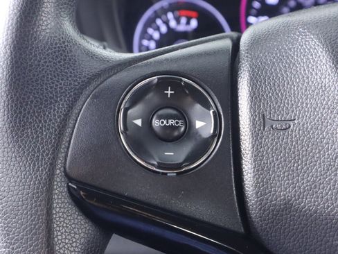 Used 2020 Honda HR-V LX image 12