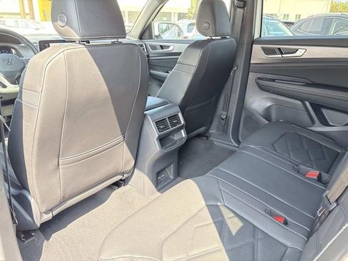 New 2026 Volkswagen Atlas Cross Sport SE image 12