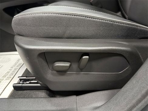 Used 2023 Buick Envision Essence image 49