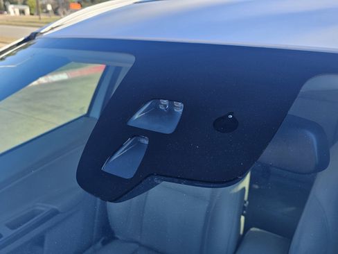 Used 2015 Volvo XC60 T5 Platinum image 13