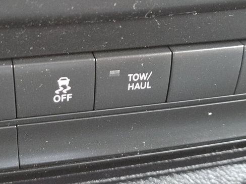 Used 2015 RAM 1500 Classic SLT image 3