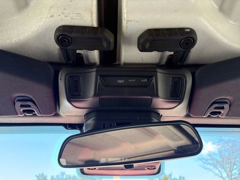 Used 2025 Jeep Wrangler Unlimited Rubicon image 27