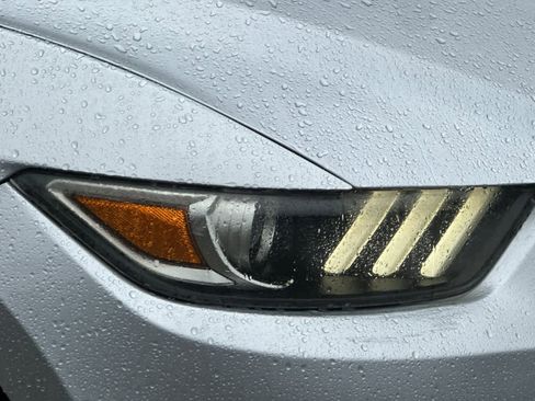 Used 2015 Ford Mustang Premium image 29