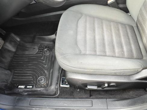 Used 2017 Ford Fusion SE w/ Fusion SE Technology Package image 25