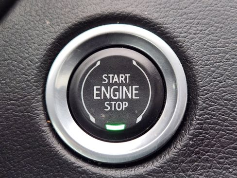 Certified 2023 Cadillac XT4 Luxury w/ Cold Weather Package image 21