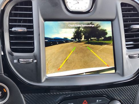 Used 2023 Chrysler 300 C RWD image 8