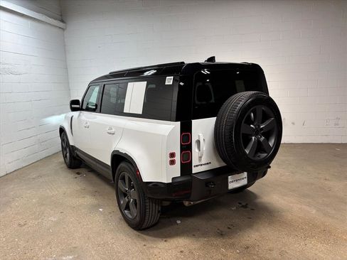 Used 2026 Land Rover Defender 110 X-Dynamic SE image 9