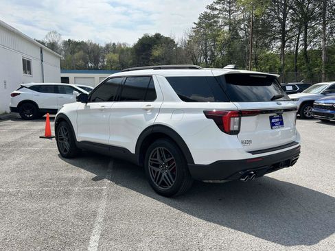 Used 2025 Ford Explorer ST w/ Sun And Sound Package image 5