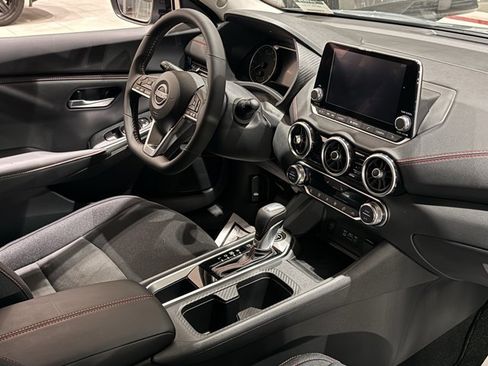 New 2025 Nissan Sentra SR image 9