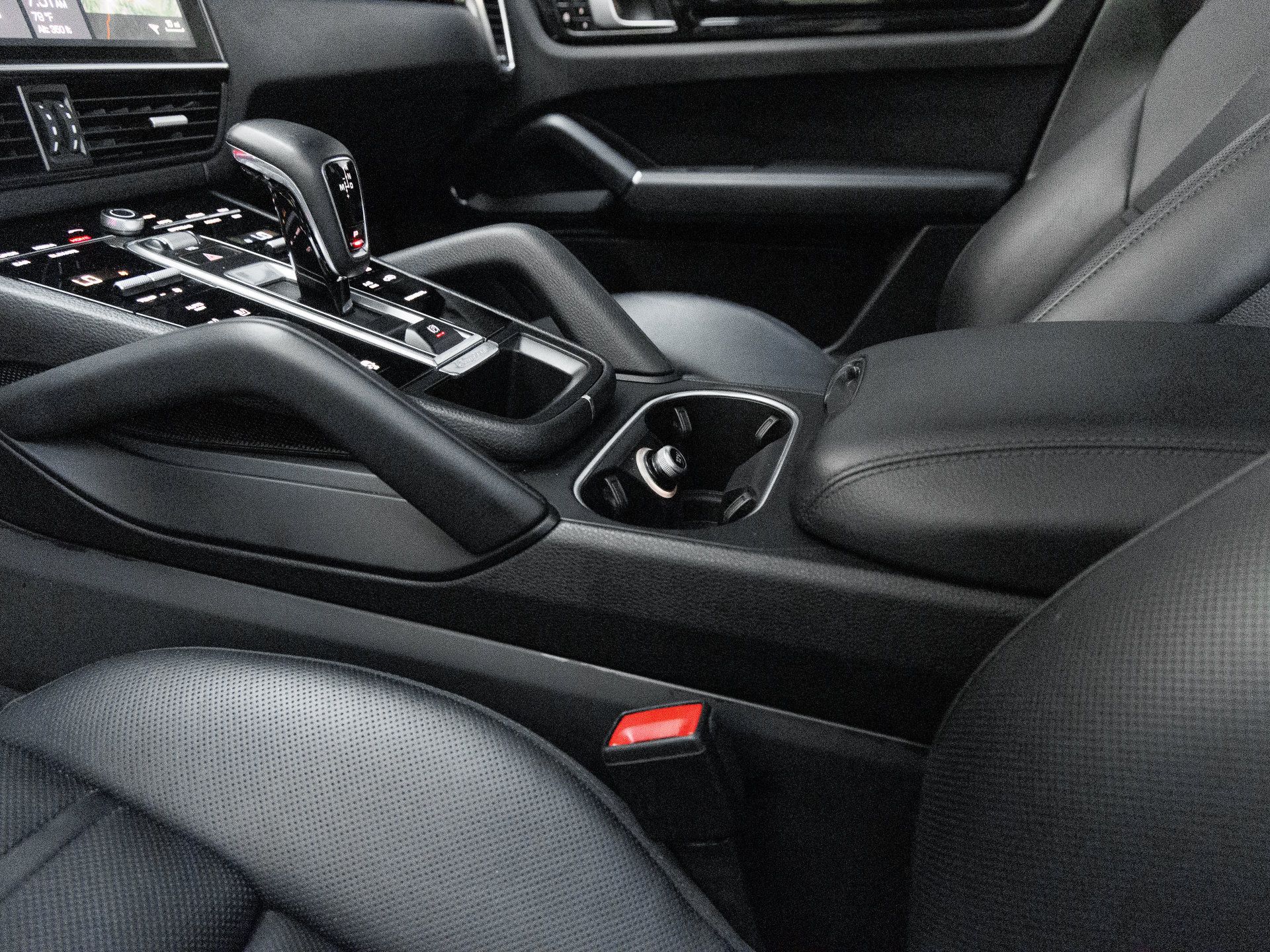 Certified 2020 Porsche Cayenne AWD/4WD image 22