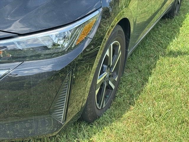 Used 2025 Nissan Sentra SV w/ All-Weather Package FWD image 4