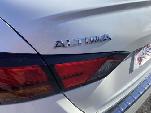 Used 2022 Nissan Altima 2.5 SV w/ SV Premium Package image 29