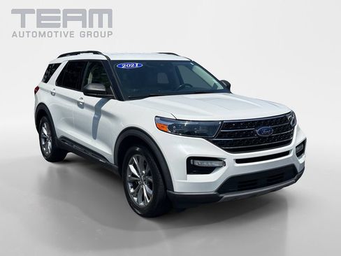 Used 2021 Ford Explorer XLT w/ Equipment Group 202A RWD image 1
