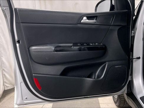 Used 2020 Kia Sportage EX w/ Option Group 15 image 9