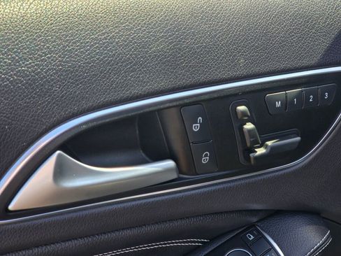 Used 2015 Mercedes-Benz GLA 250 4MATIC image 32