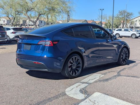 Used 2025 Tesla Model Y Performance image 3
