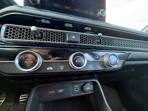 Used 2023 Honda Civic Sport image 25