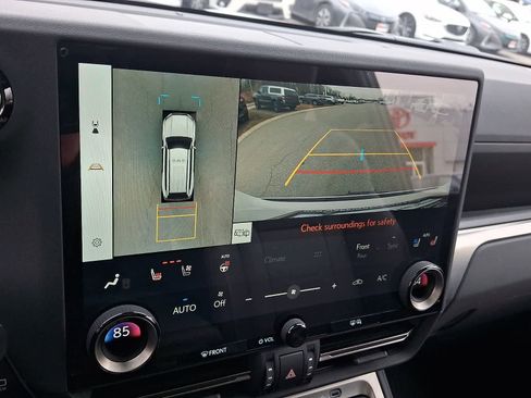 Used 2024 Lexus GX 550 w/ Accessory Package (2T) image 21