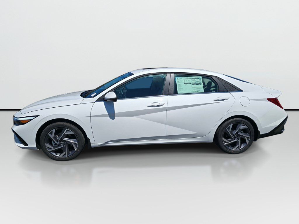 New 2026 Hyundai Elantra Limited FWD image 7