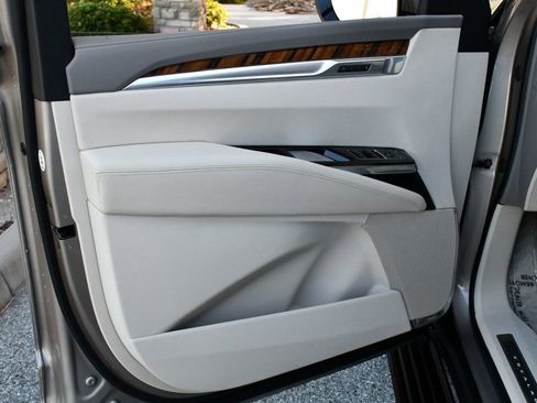 Used 2025 Cadillac Escalade Sport Platinum w/ LPO, ONYX Package image 11