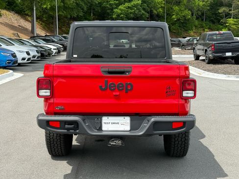 Used 2021 Jeep Gladiator Sport AWD/4WD image 4