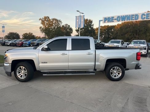 Used 2018 Chevrolet Silverado 1500 LT w/ Texas Edition image 3