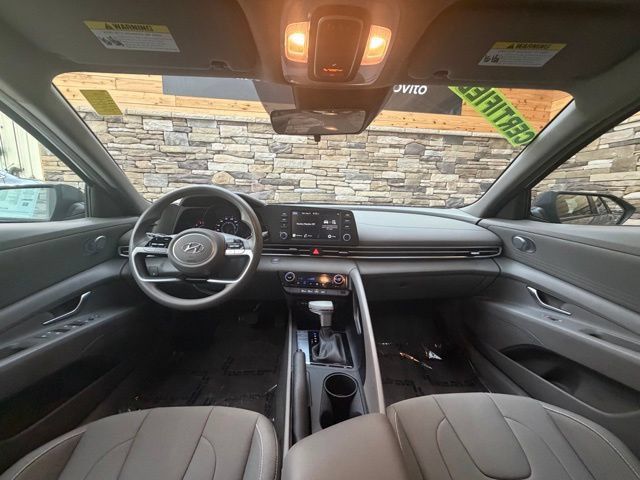 Certified 2023 Hyundai Elantra SEL w/ Preferred Accessory Package FWD image 18