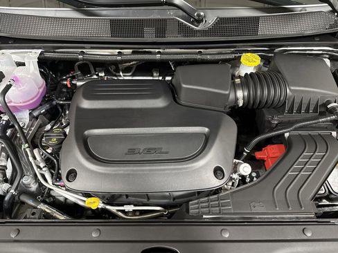 New 2026 Chrysler Pacifica Limited image 27