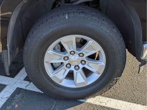 Used 2020 Chevrolet Silverado 1500 LT image 28