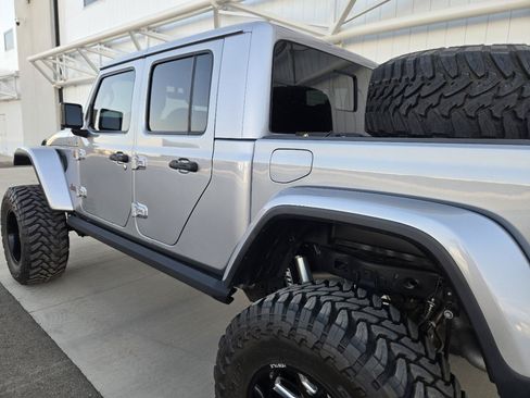 Used 2021 Jeep Gladiator Mojave AWD/4WD image 16