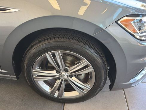 Used 2019 Volkswagen Jetta R-Line FWD image 10