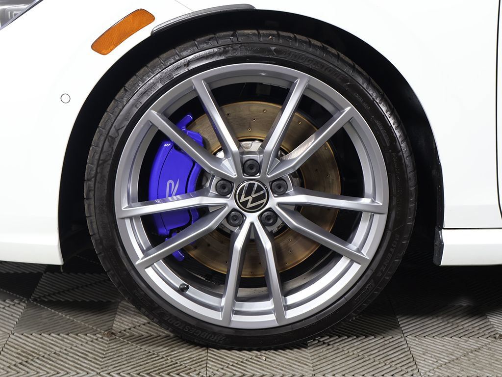 Used 2024 Volkswagen Golf R AWD/4WD image 25