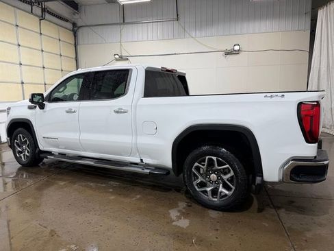 Used 2023 GMC Sierra 1500 SLT w/ SLT Convenience Package image 9
