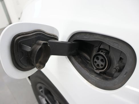 Used 2024 Chrysler Pacifica Limited FWD image 39