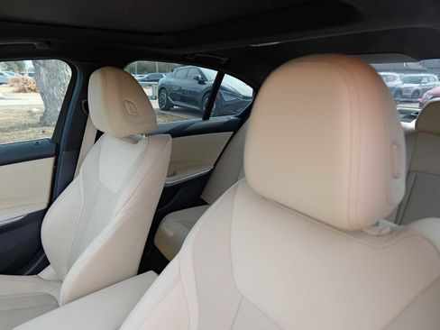 Used 2022 BMW 330e 330e w/ Driving Assistance Package image 11