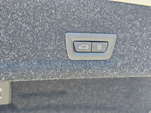 Used 2026 BMW 330i Sedan w/ M Sport Package RWD image 17