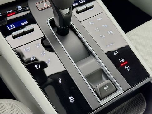 New 2026 Porsche Macan S image 24