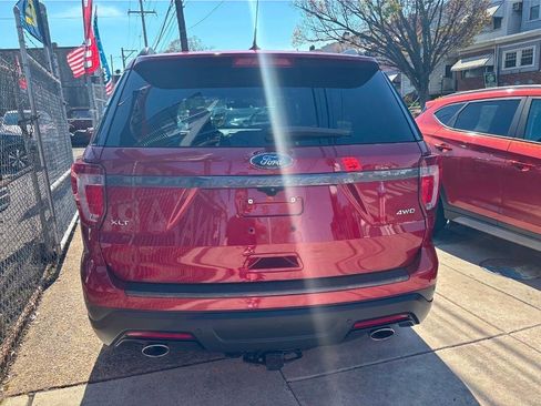Used 2019 Ford Explorer XLT w/ Equipment Group 202A image 12
