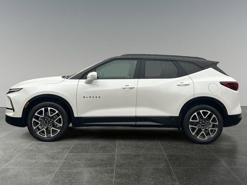 Used 2023 Chevrolet Blazer RS FWD image 4